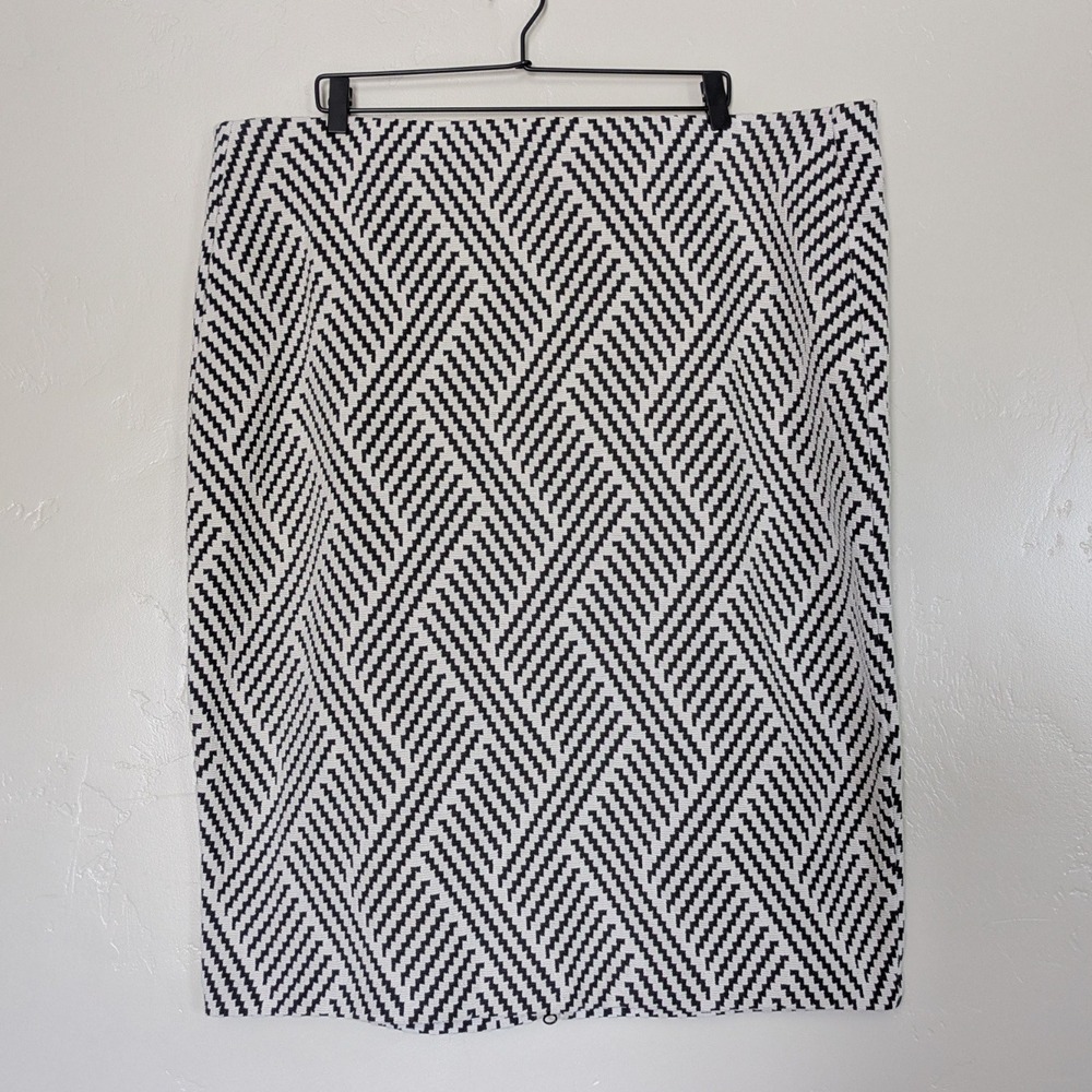 Lane Bryant Pencil Skirt Women Size 24 Woven Knit Geometric Patterned Zipper
